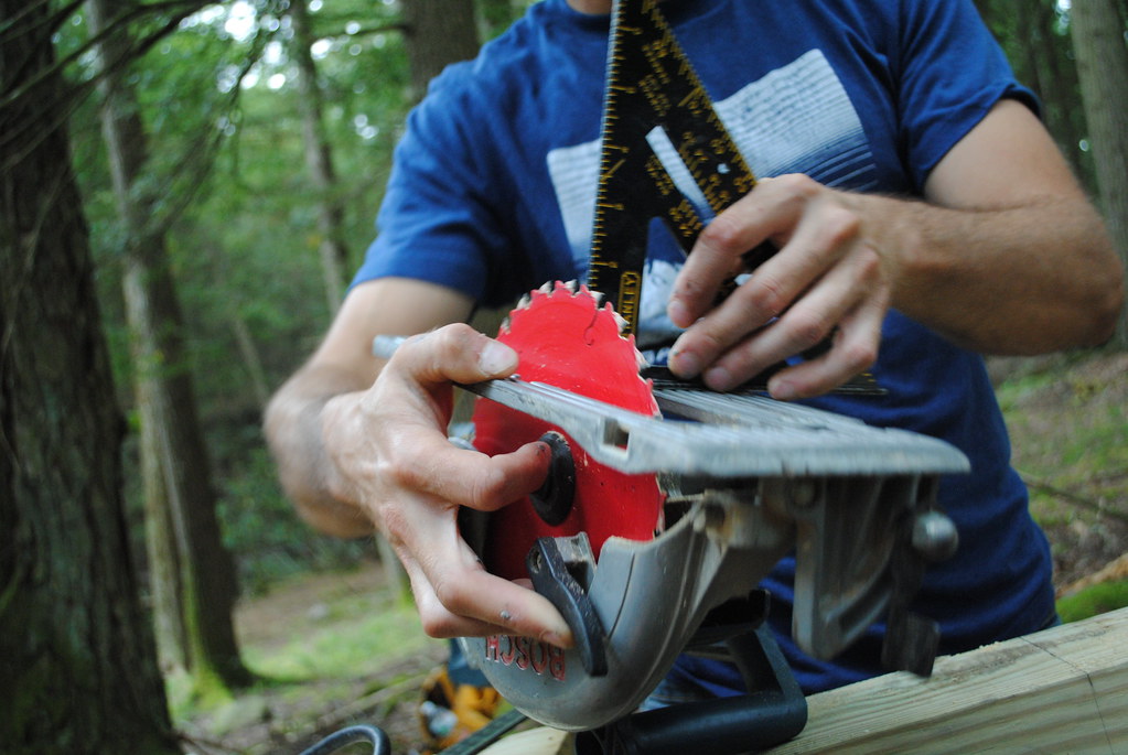Armin Levels the Circular Saw Blade